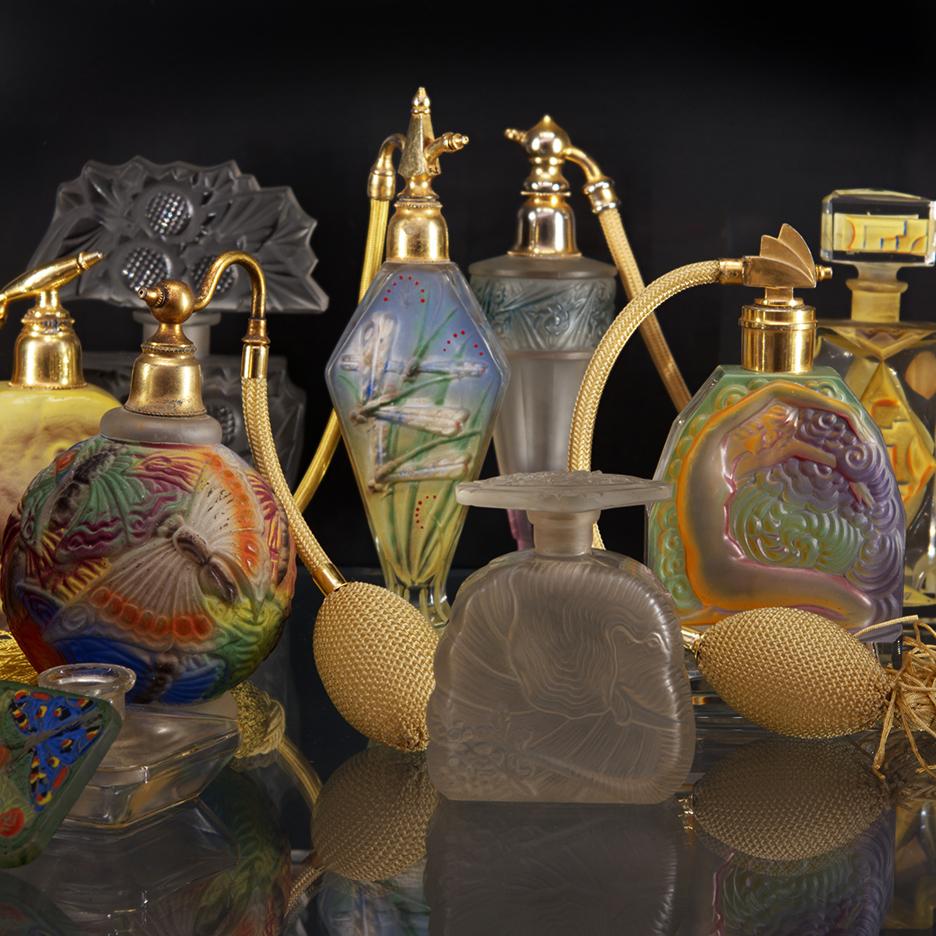 An assortment of airbrushed czeck glass